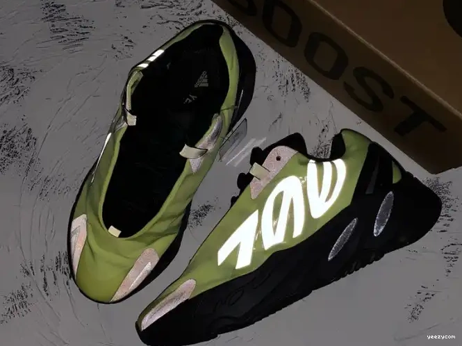 Yeezy 700 Adidas Boost FY3727 Phosphor MNVN 0524